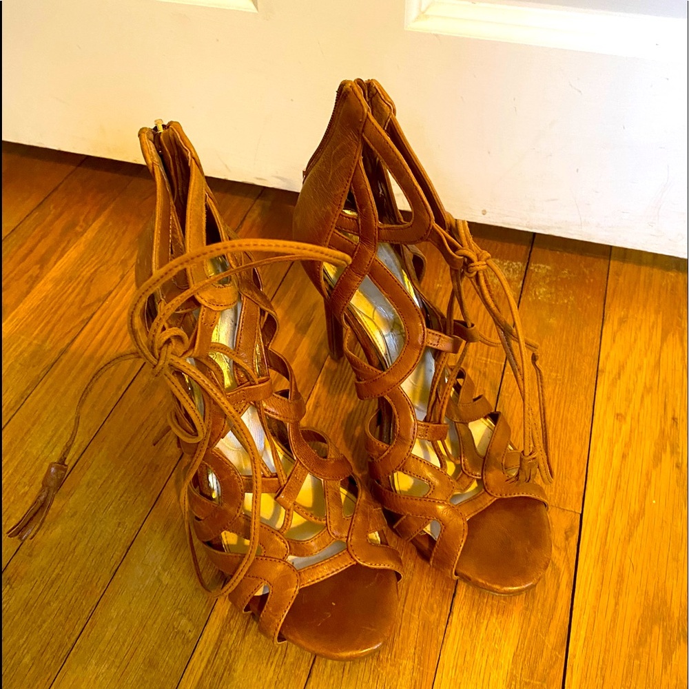 Jessica Simpson heels